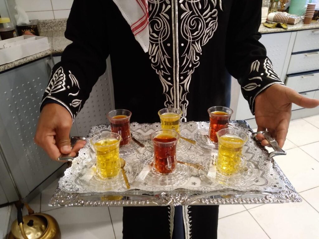 خدمه شاي وقهوه عزاء
