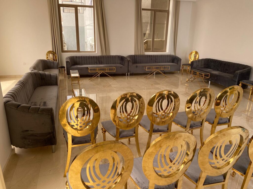 كراسي وطاولات للمناسبات بالكويت