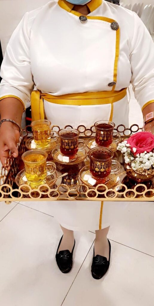 خدمة شاي وقهوة